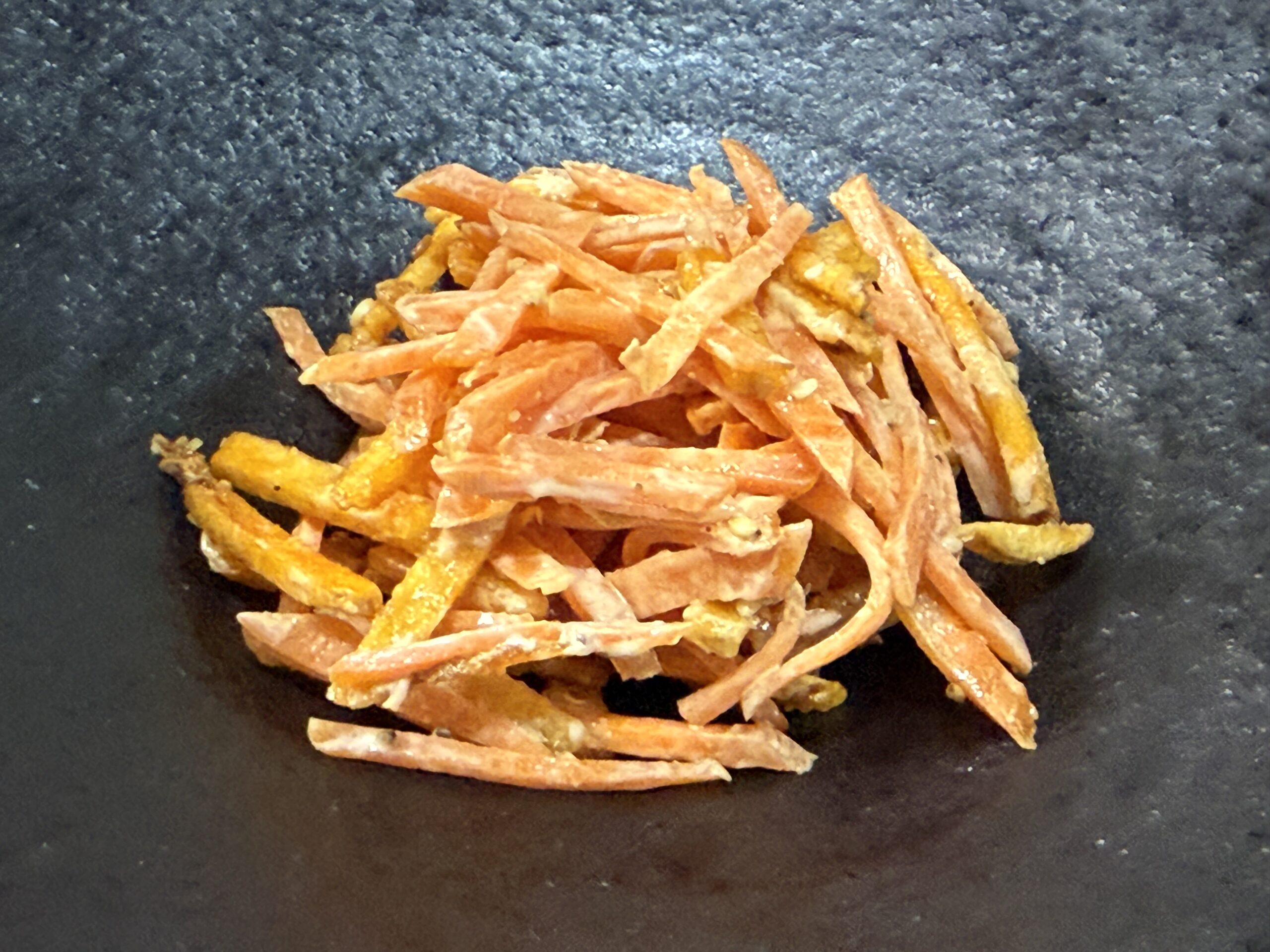 カラムーチョと人参をあわせたカラムーチョキャロットサラダ