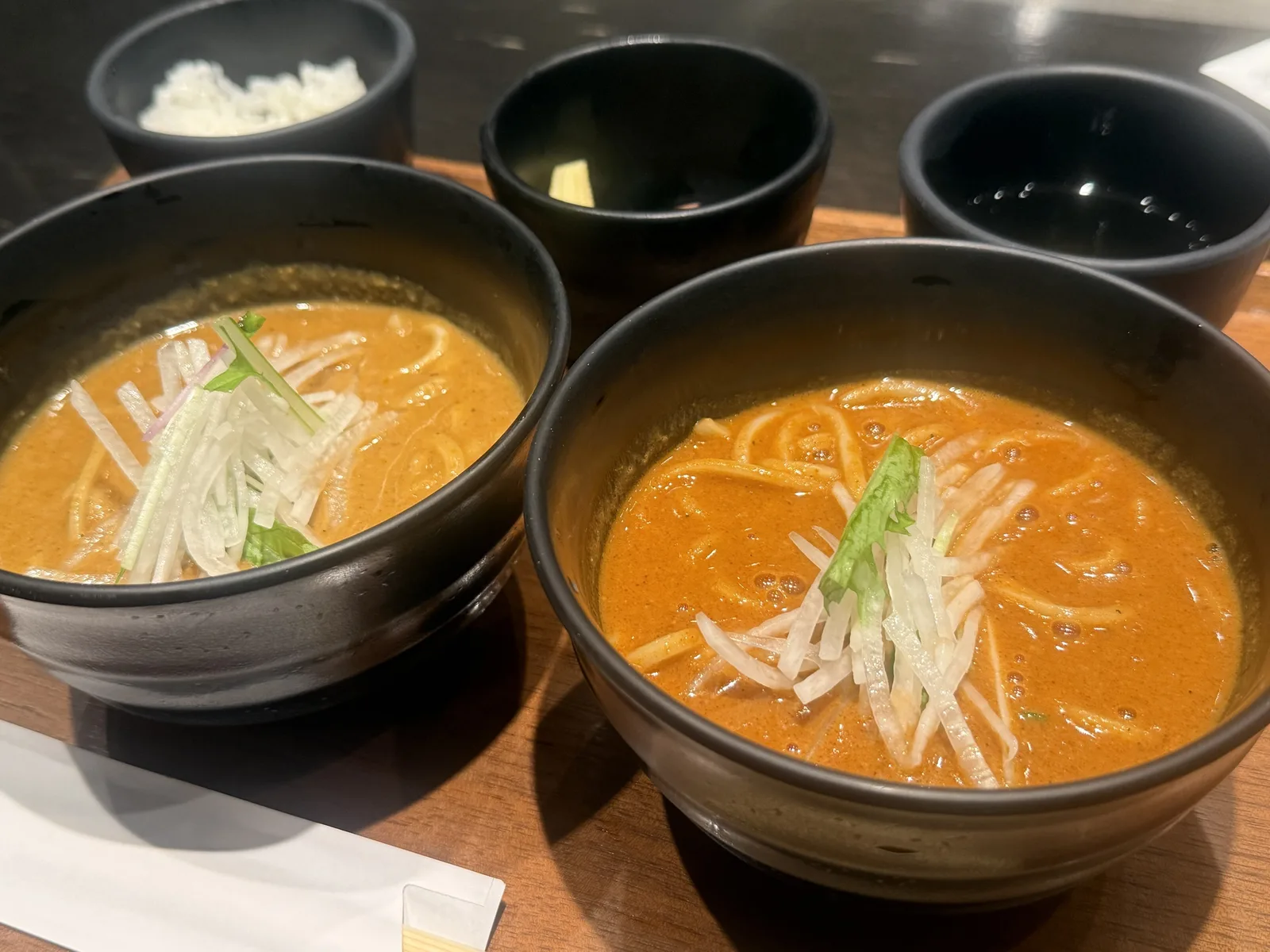 cuudの2種のカレーうどん(ハーフ&ハーフ)のセット